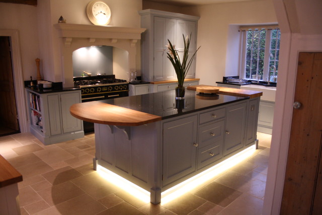 Hand Made Bespoke Kitchen traditional-kitchen
