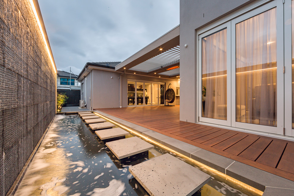 This is an example of a deck in Melbourne.