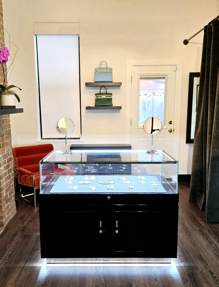 Couture brownstone boutique