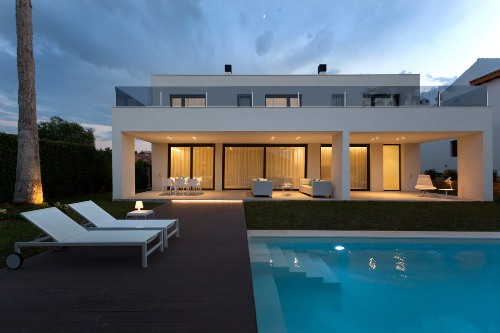 Photo of a modern pool in Alicante-Costa Blanca.