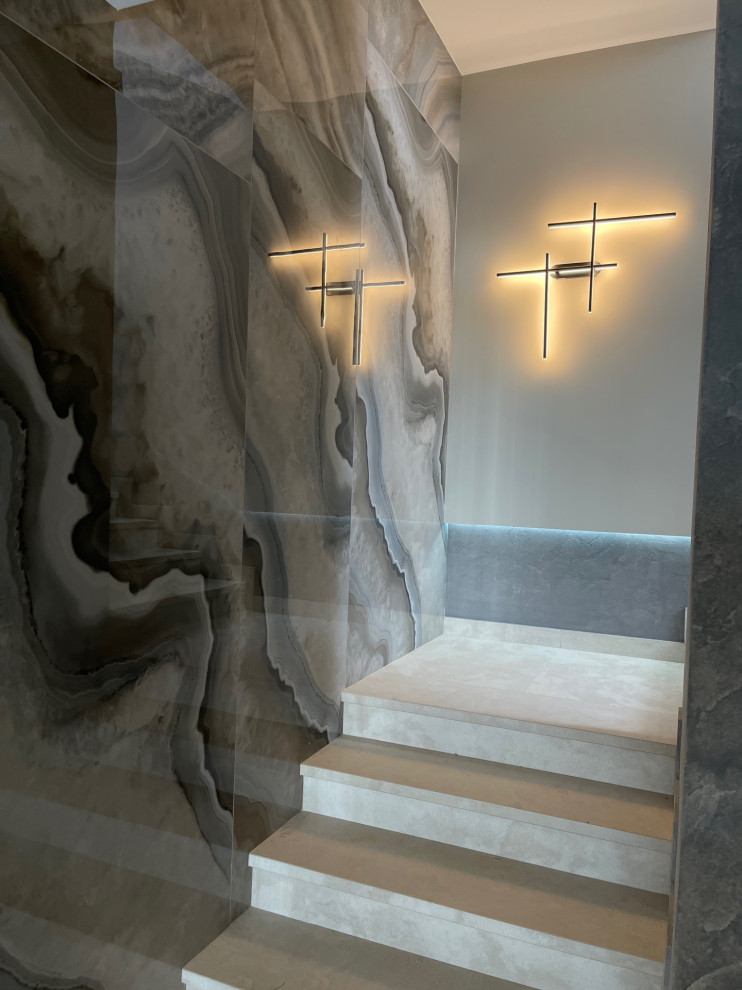 Лестница в жилом доме в г. Геленджике