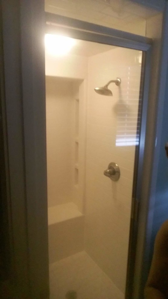 Bathroom - transitional bathroom idea in Little Rock