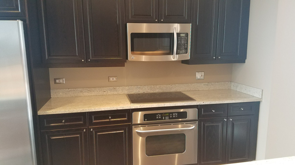 Inspiration for a transitional kitchen remodel in Chicago