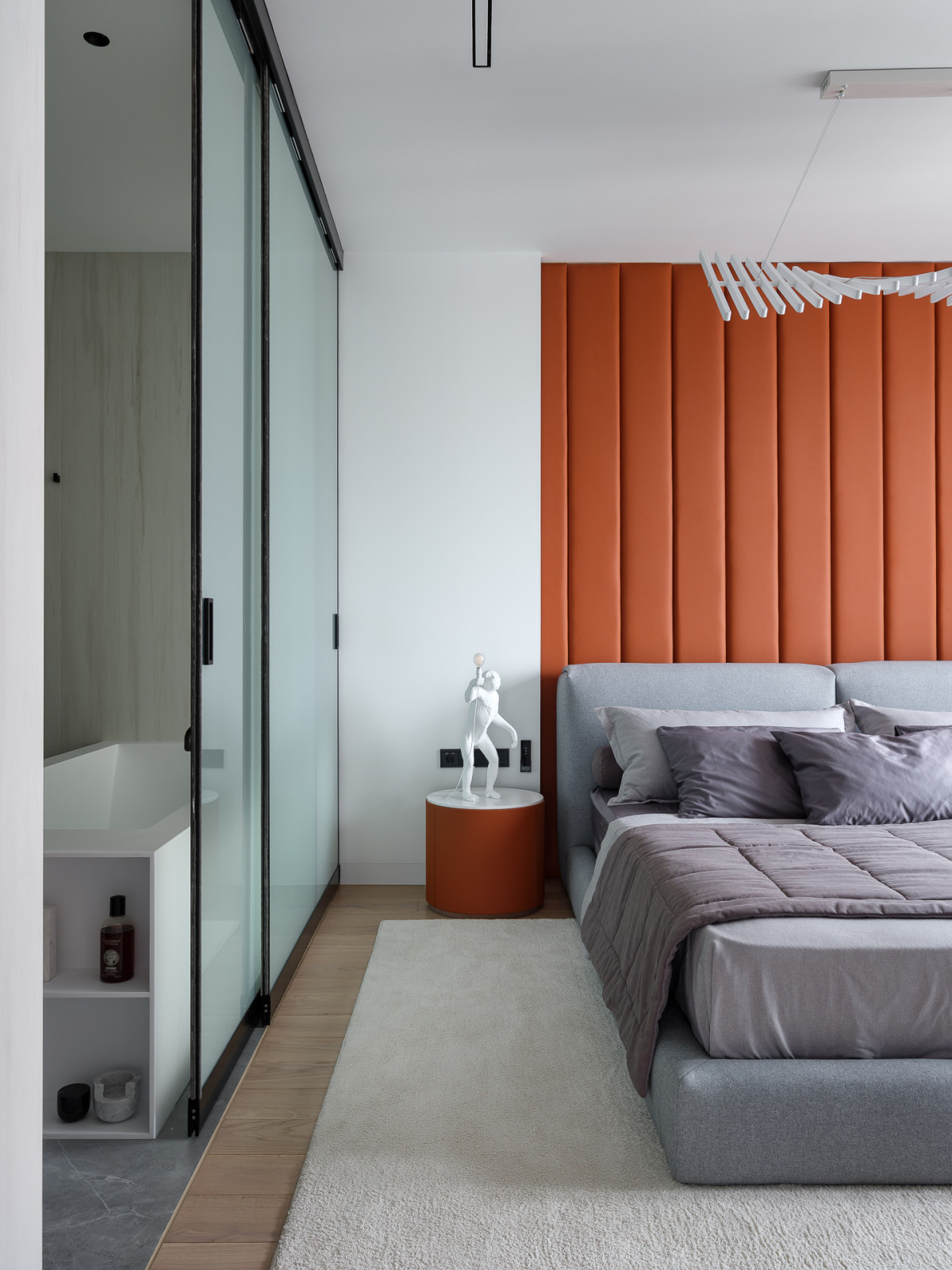 Апартаменты для молодой девушки в 100 м²