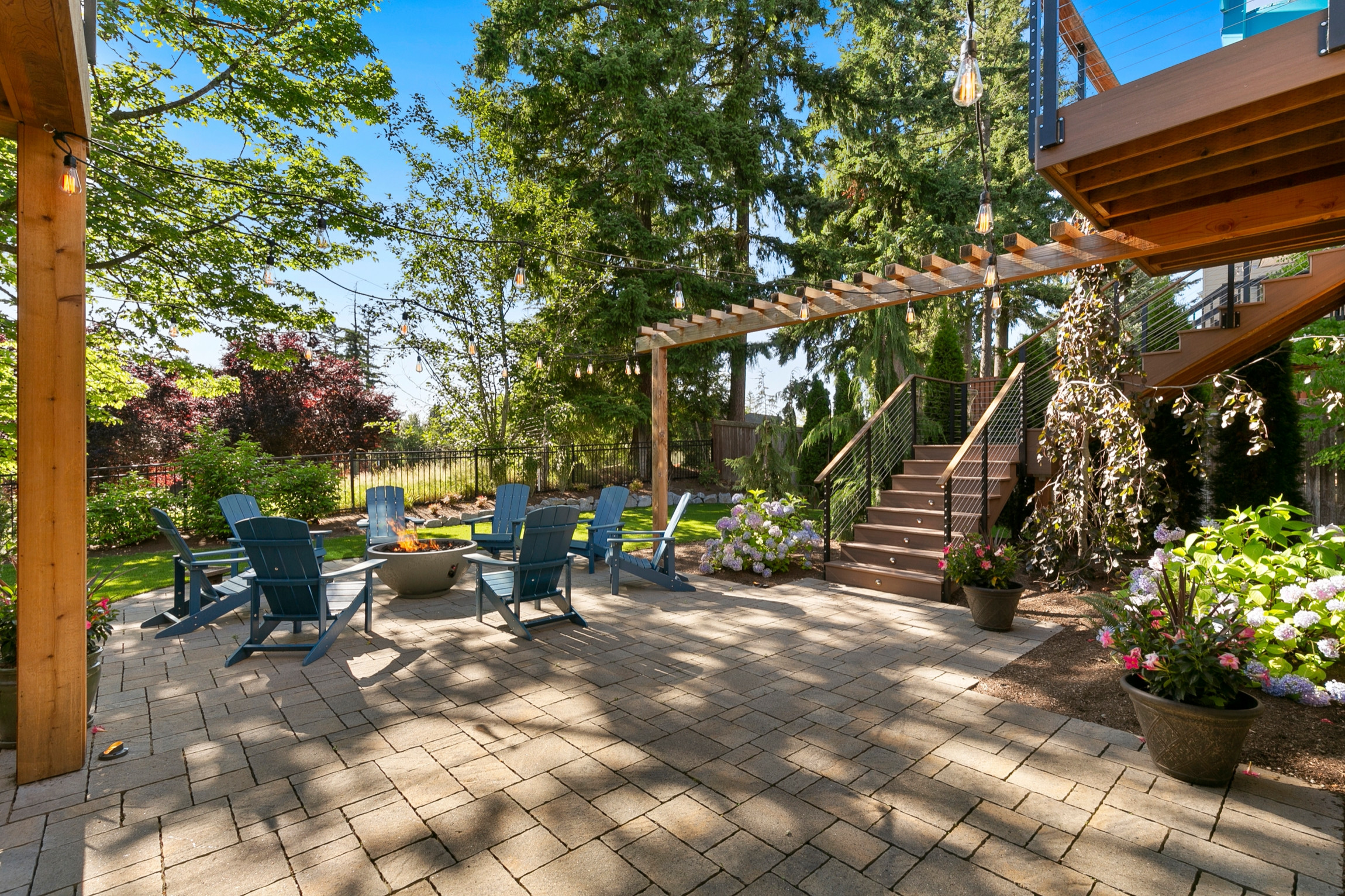 2-level entertaining in Sammamish