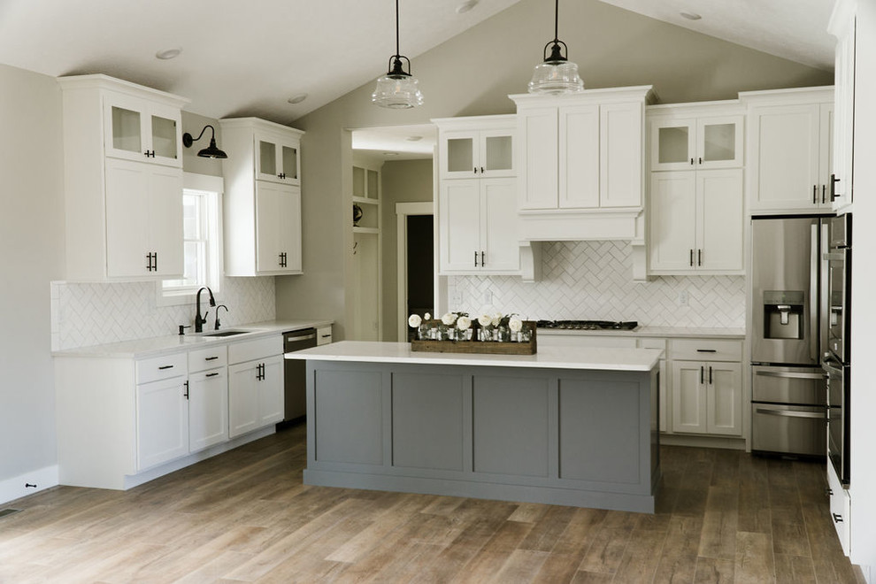 Kitchen - kitchen idea in Chicago