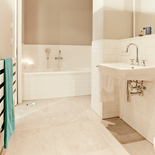 Bad Mit Metro Fliesen Traditional Bathroom Berlin By Holon Architekten Houzz Uk