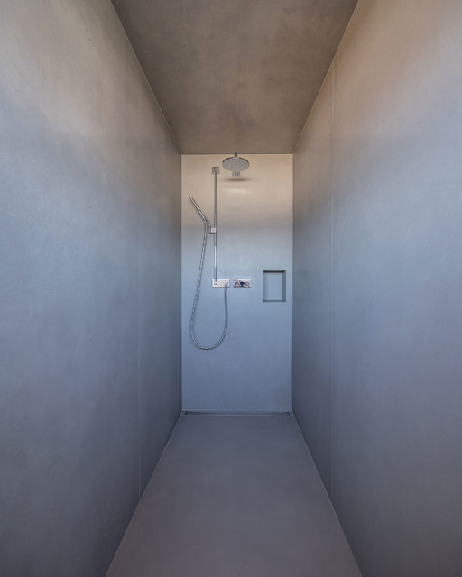 Black Box Haus modern-bathroom