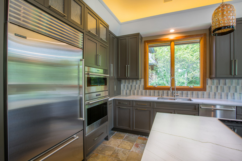 Transitional kitchen photo in New York