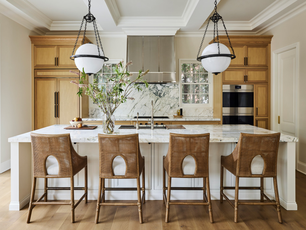 Transitional kitchen photo in Chicago