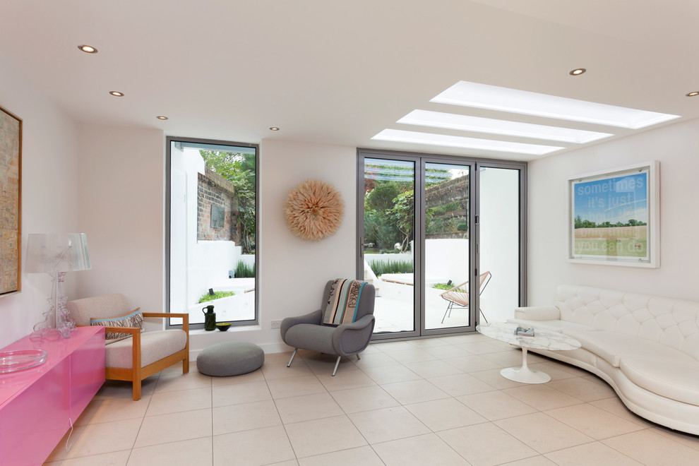 Inspiration for a modern living room in London.