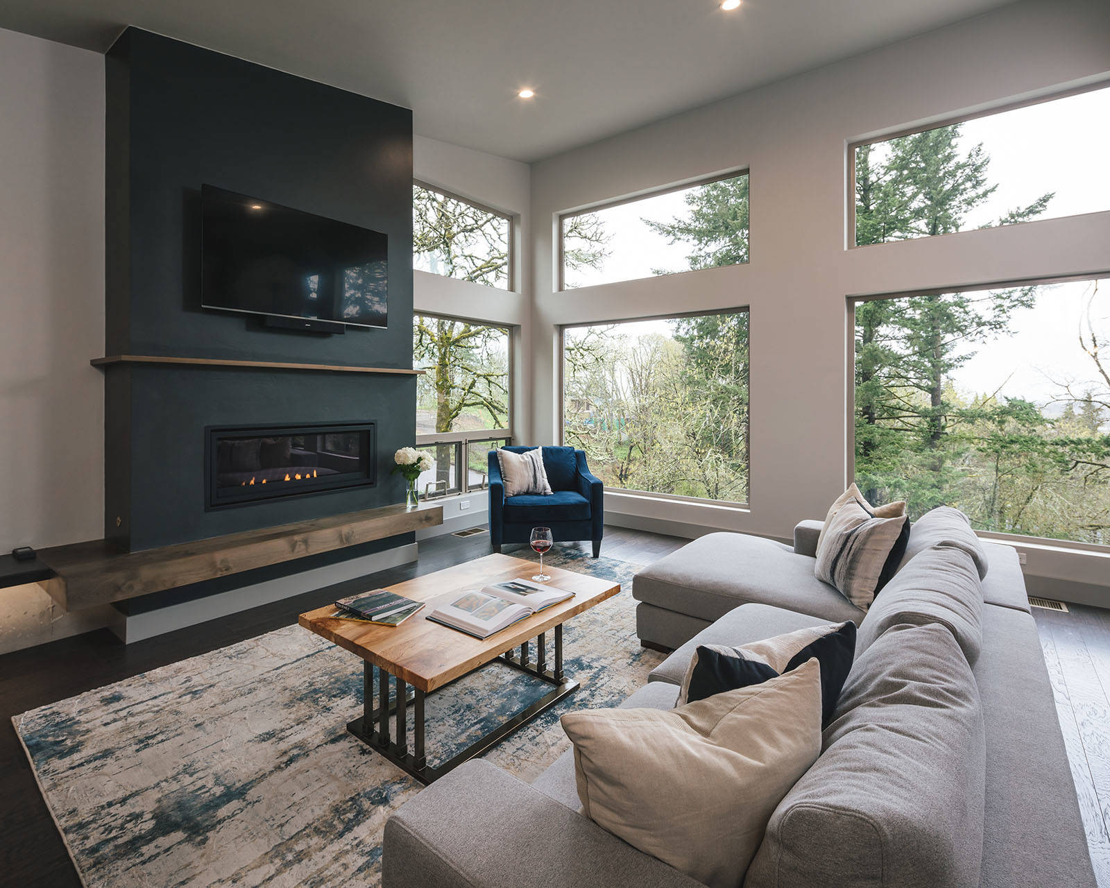 75 Beautiful Rustic Living Room With A Wall Mounted Tv Pictures Ideas November 2020 Houzz