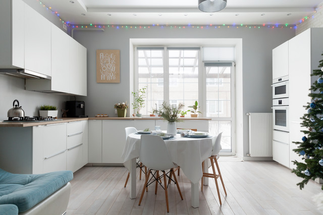 В гостях: Таунхаус с новогодним настроением contemporary-kitchen