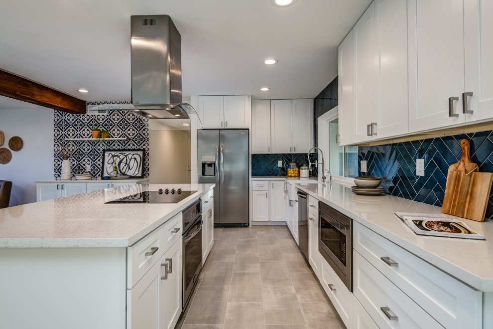 Transitional kitchen photo in Phoenix
