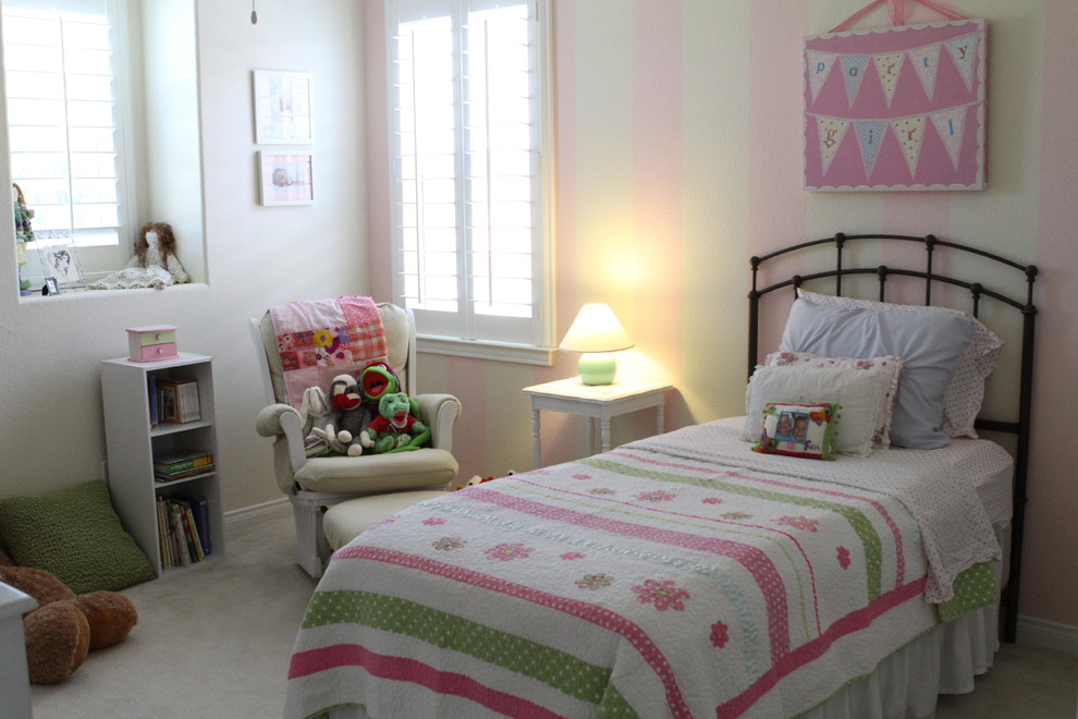 This is an example of a traditional kids' room in San Diego.