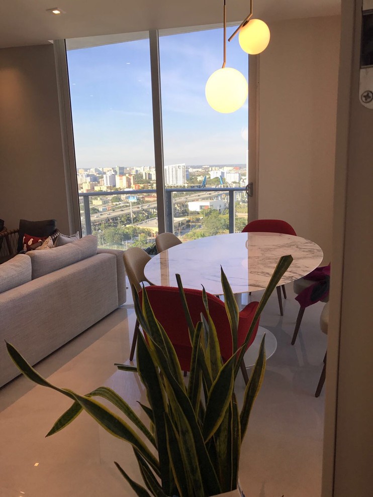 Minimalist home design photo in Miami