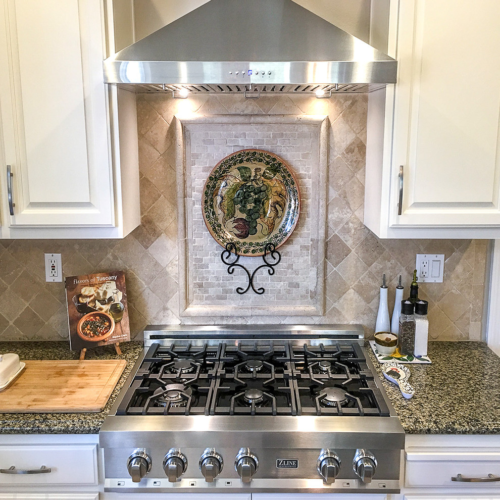 Large transitional kitchen photo