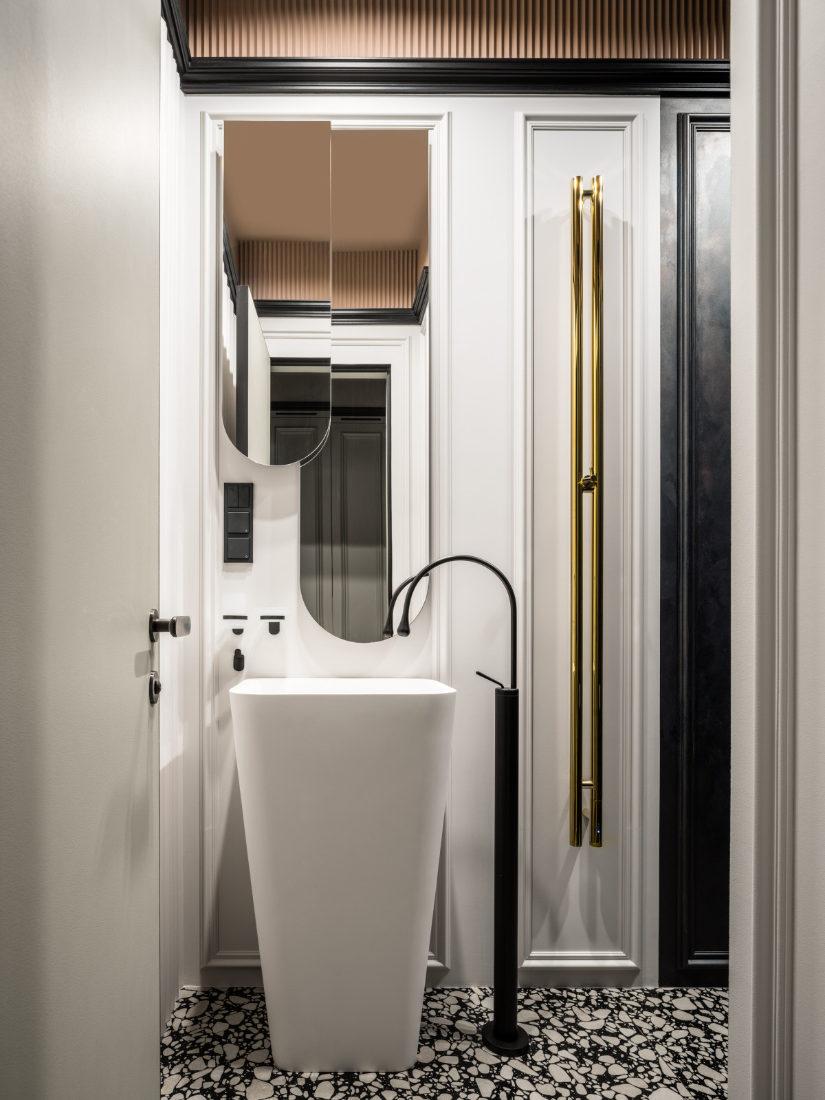 Сталинка на Университетском проспекте, 75 кВ.м.