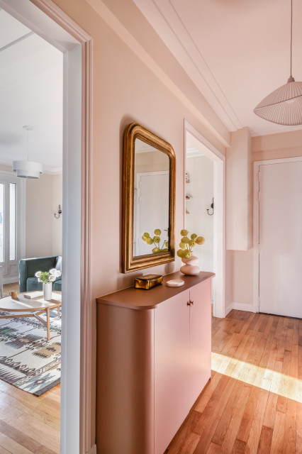 Entr&eacute;e color&eacute;e avec banquette et rangements sur mesure modern-eingang