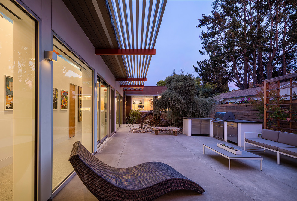 Inspiration for a midcentury patio in San Francisco.