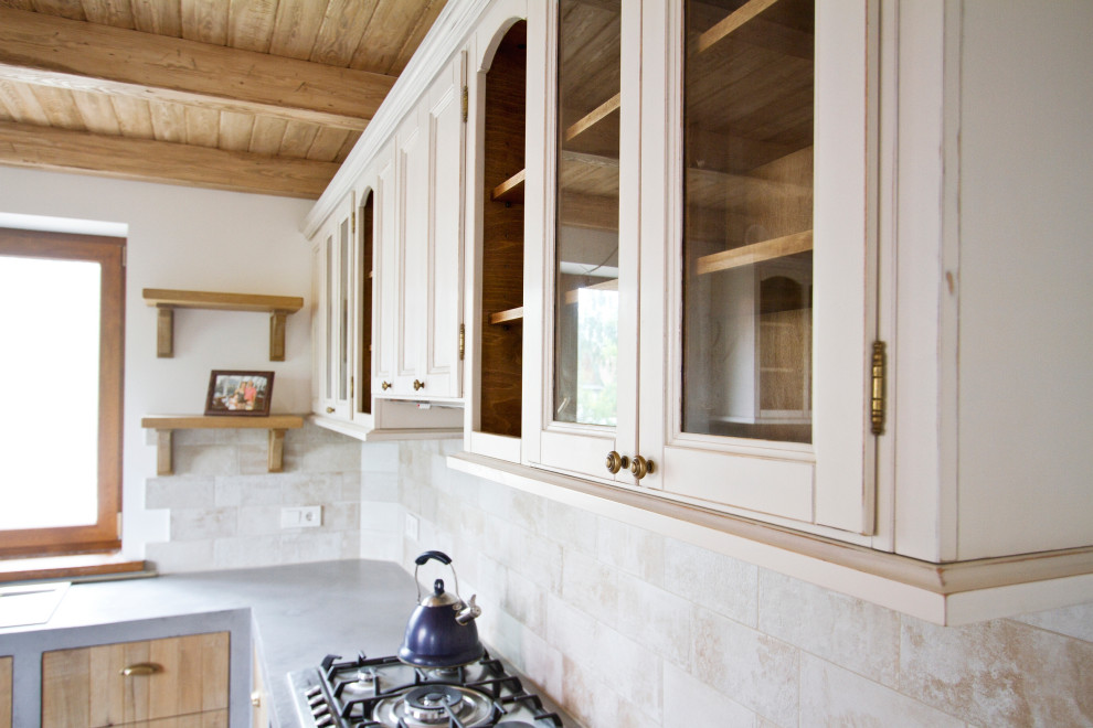 Дом в стиле австрийского шале. Кухня