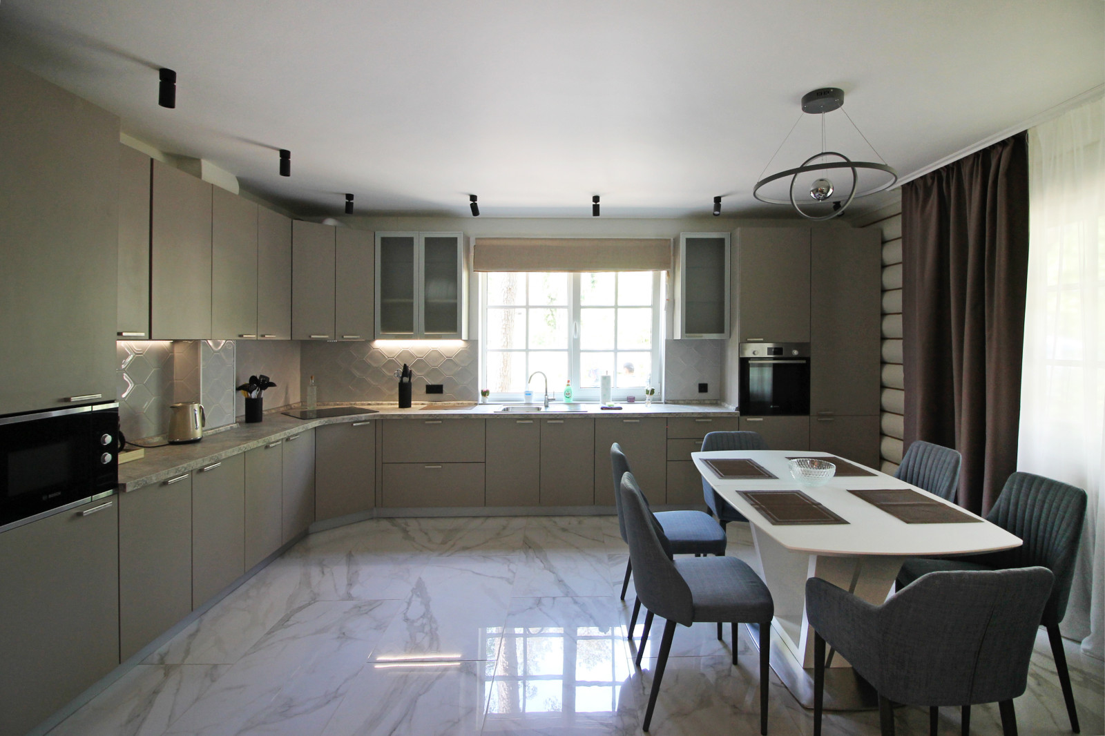 Срубовой коттедж 38 в п.Рощино, Ленинградская обл. Царство-Королевство