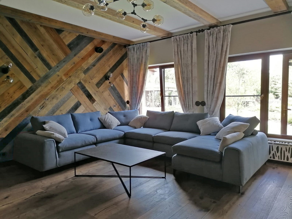 Малый дом с бассейном