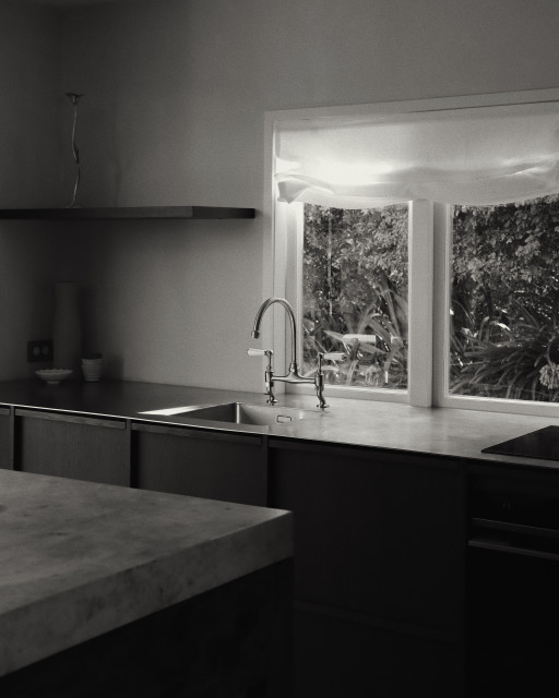 Daphne Waiheke kitchen