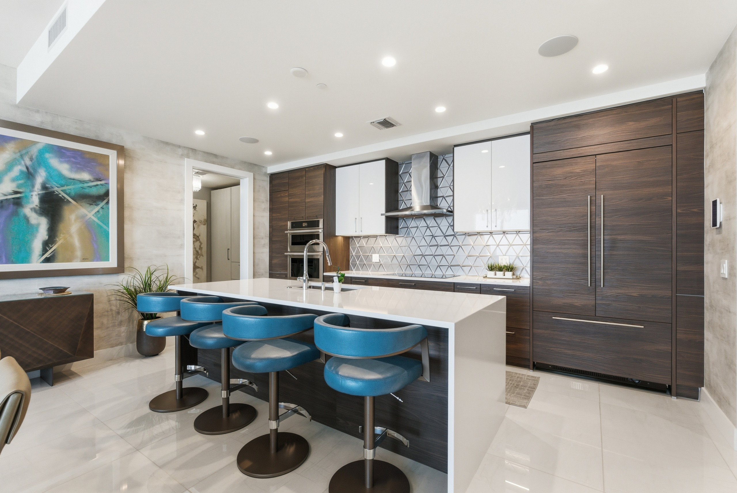 We Love Travel and Art