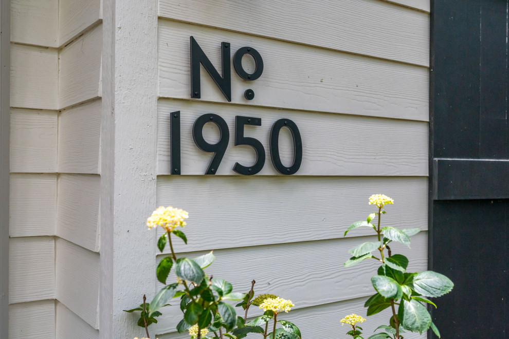 1950 River Way Drive