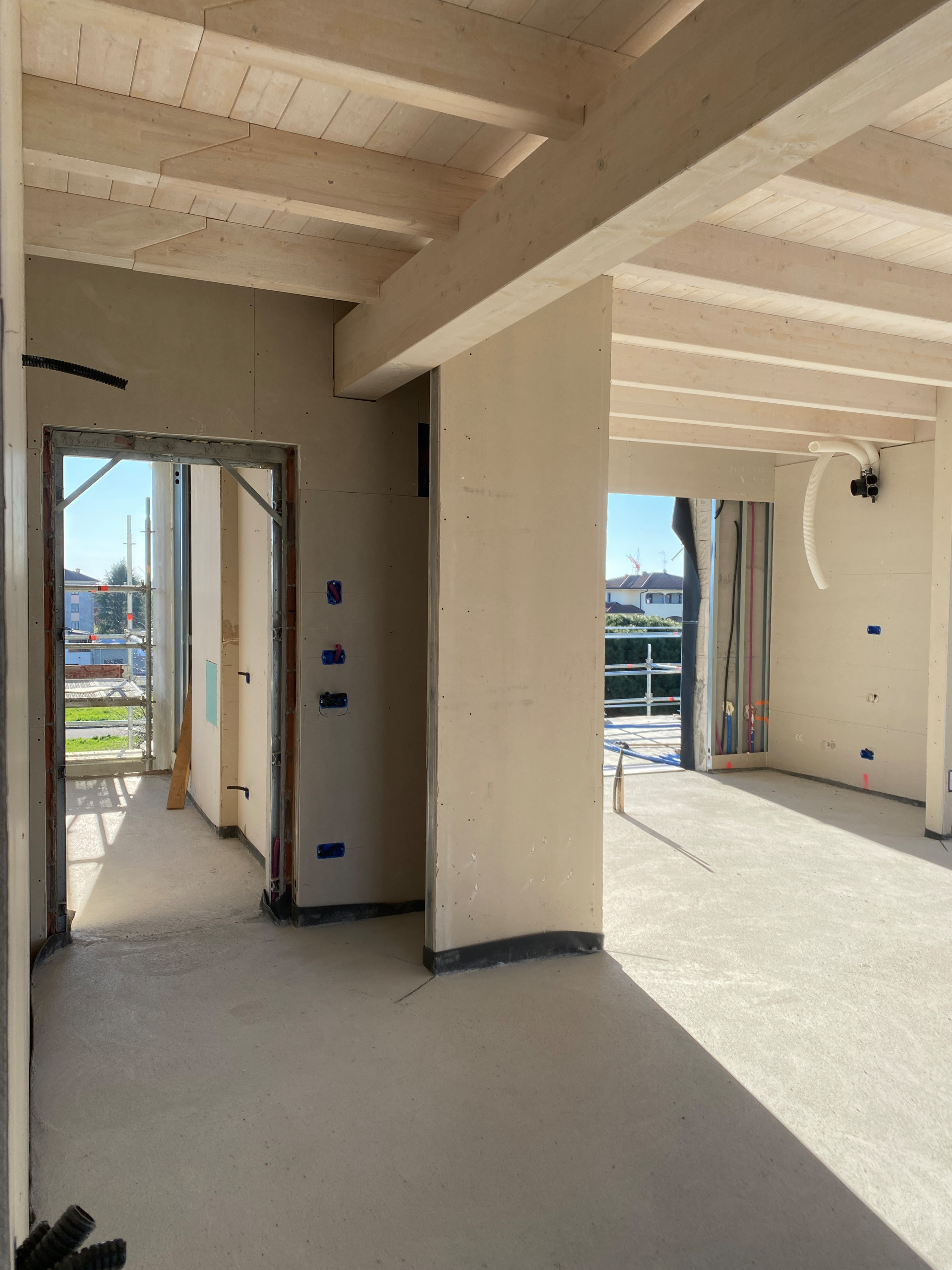 Attico con terrazzo, 140 mq - Solaro (mi)