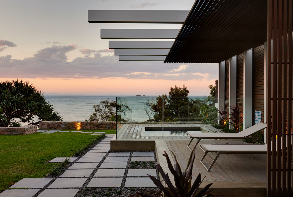 Small contemporary backyard deck in Gold Coast - Tweed.