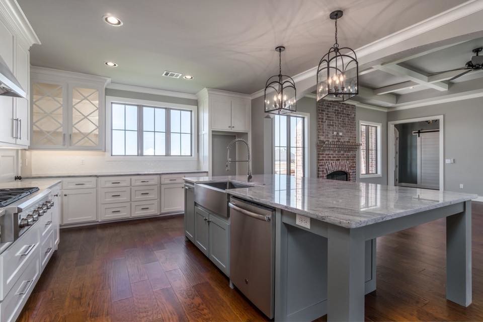 Inspiration for a transitional kitchen remodel in Austin