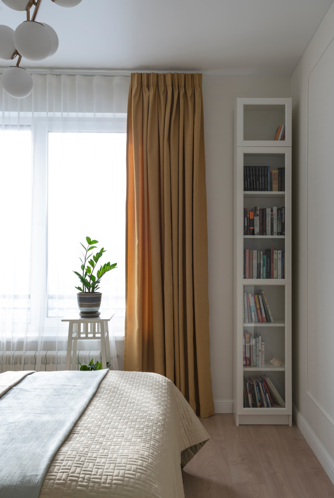 Квартира с акцентами и зеркальной дверью