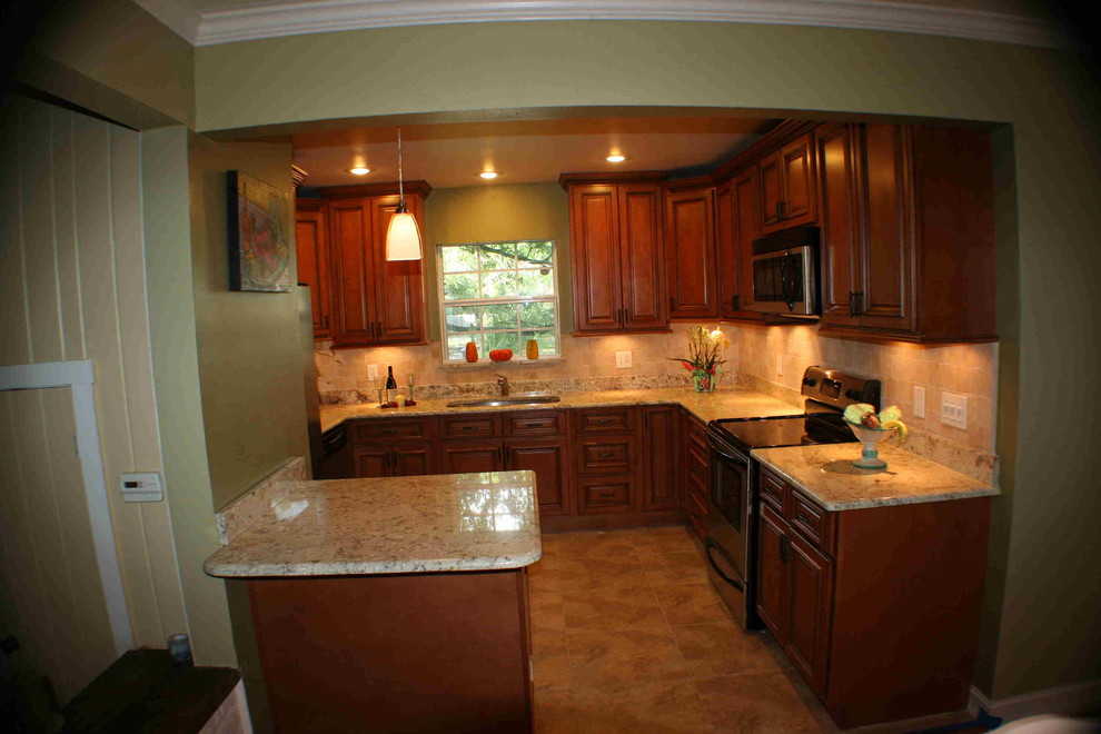 Photo of a tropical kitchen in Tampa.