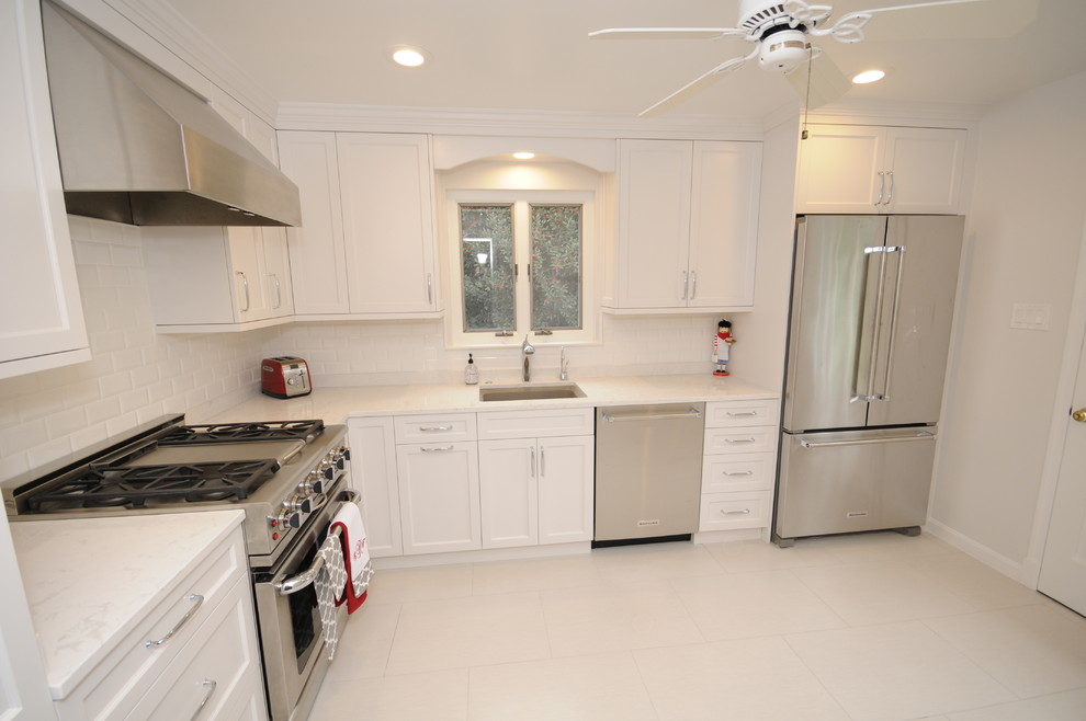 Transitional kitchen photo in DC Metro