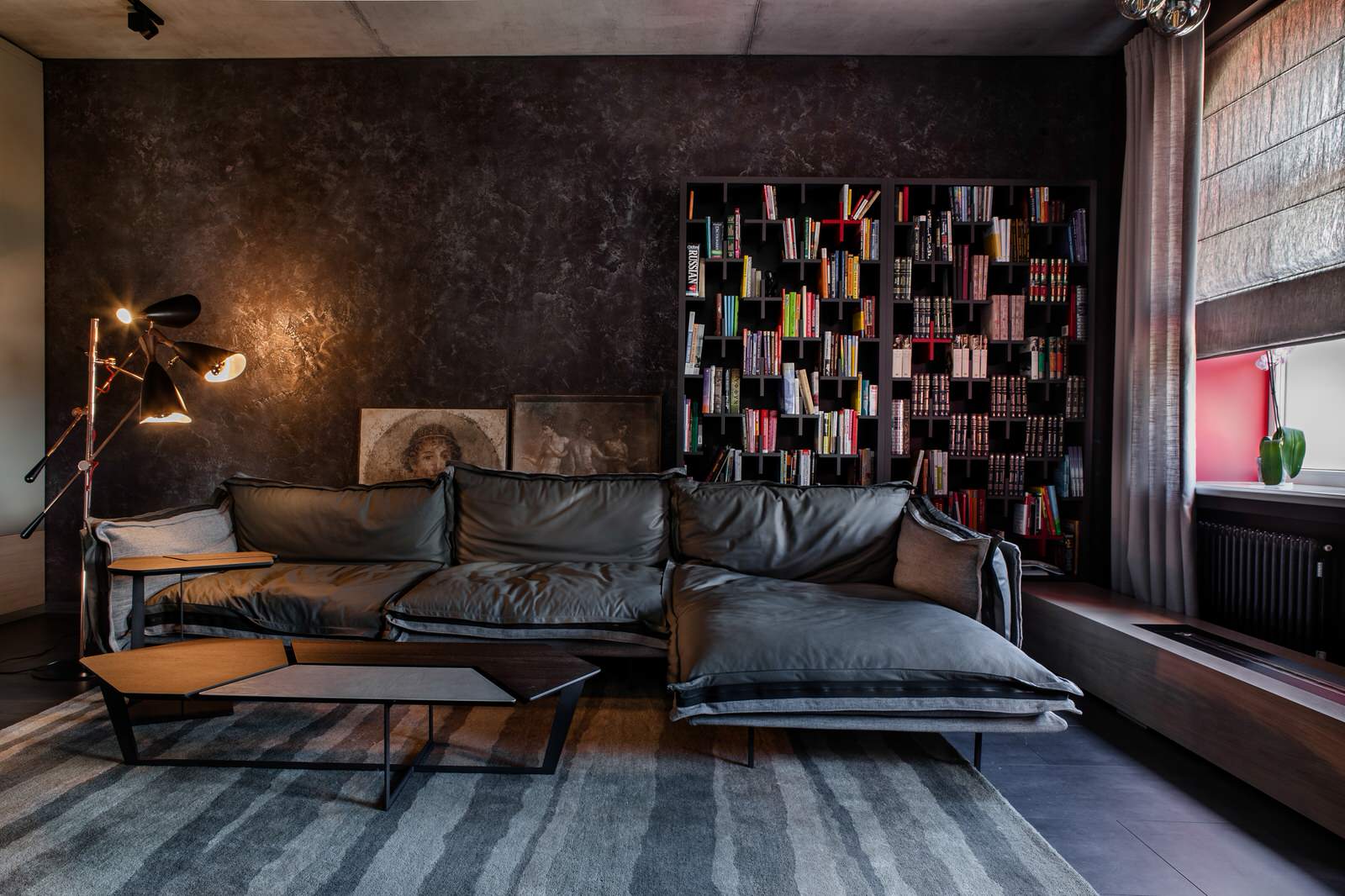 Вне формата