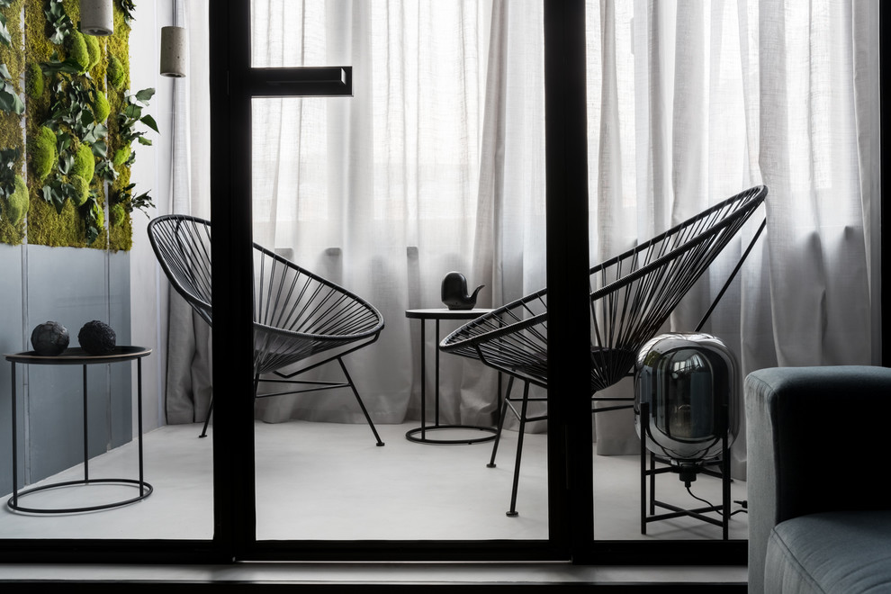 "Белый, серый и графит"