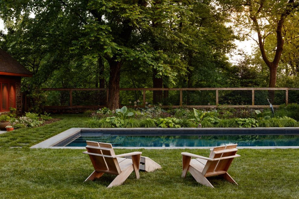 Example of a trendy rectangular pool design in Baltimore