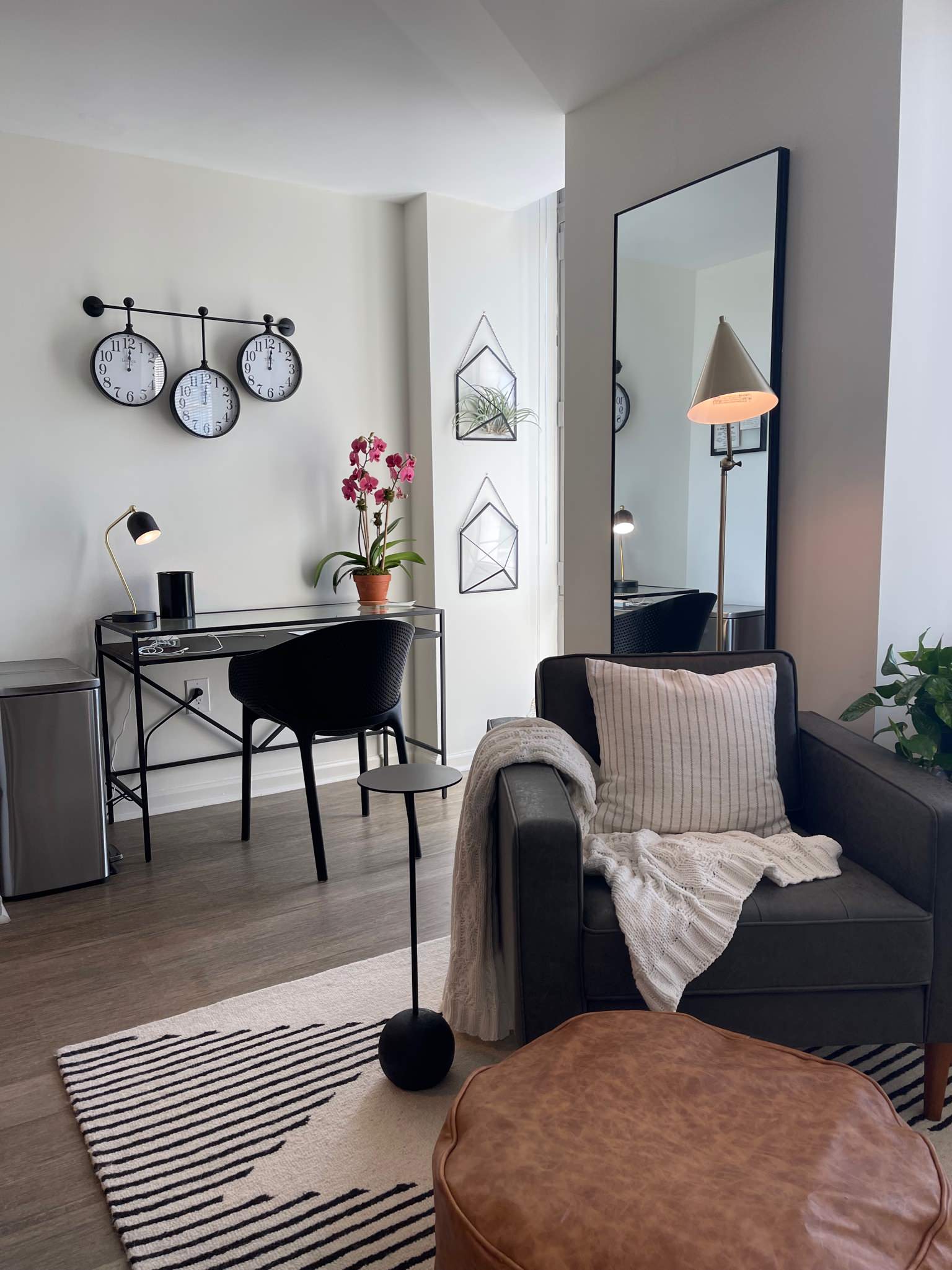 Inspiration for a contemporary home design remodel in Atlanta