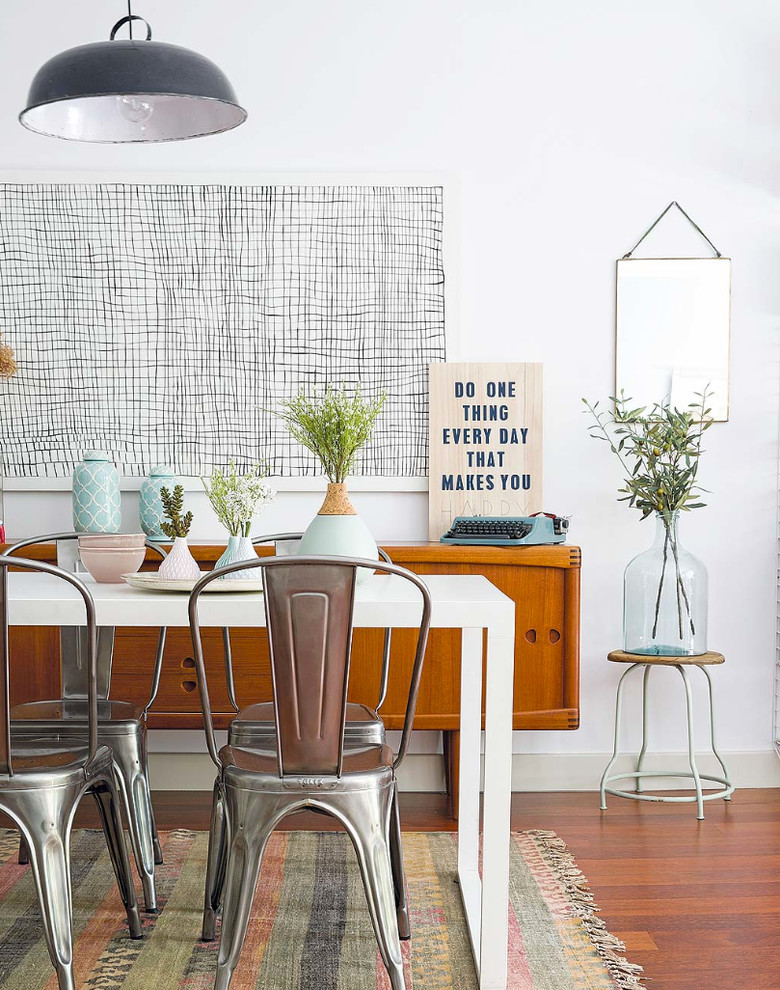Inspiration for a scandinavian dining room in Madrid.