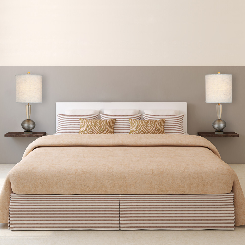 Ejemplo de dormitorio principal grande con paredes beige, moqueta y suelo beige