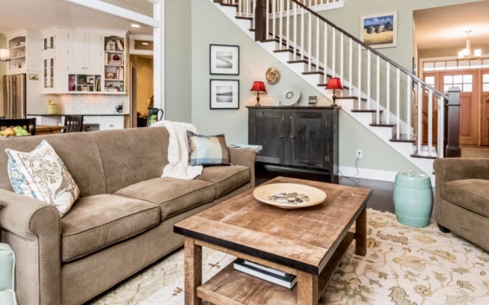 Home design - transitional home design idea in Chicago