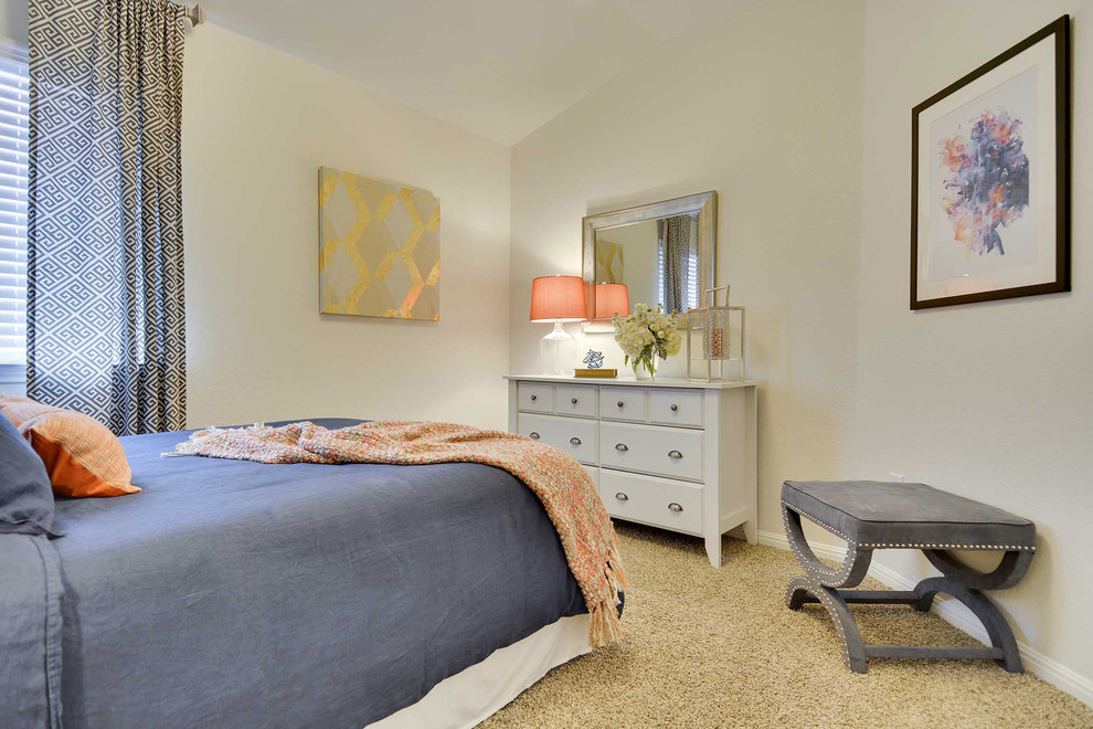 Photo of a mid-sized contemporary guest bedroom in DC Metro with white walls, carpet and no fireplace.
