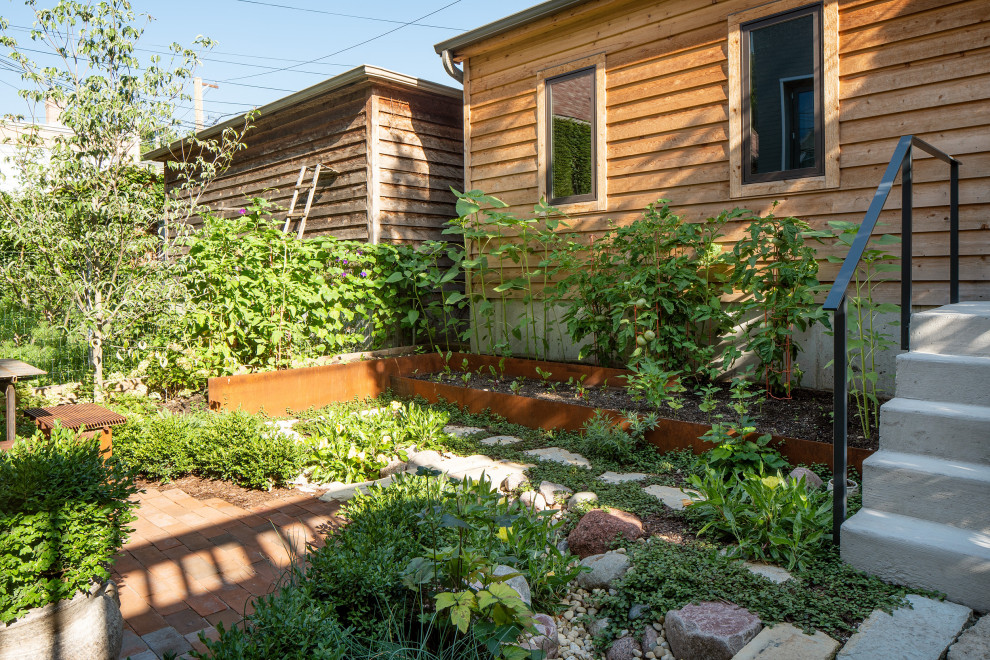 This is an example of a rustic landscaping in Chicago.
