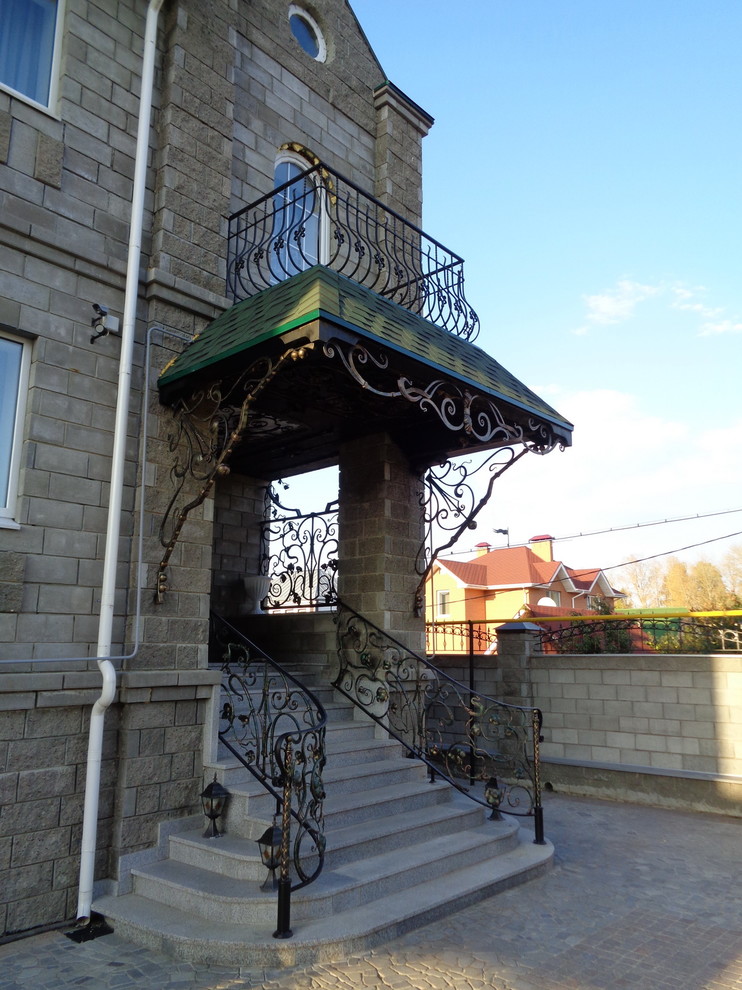 Оформление лестницы и потолка