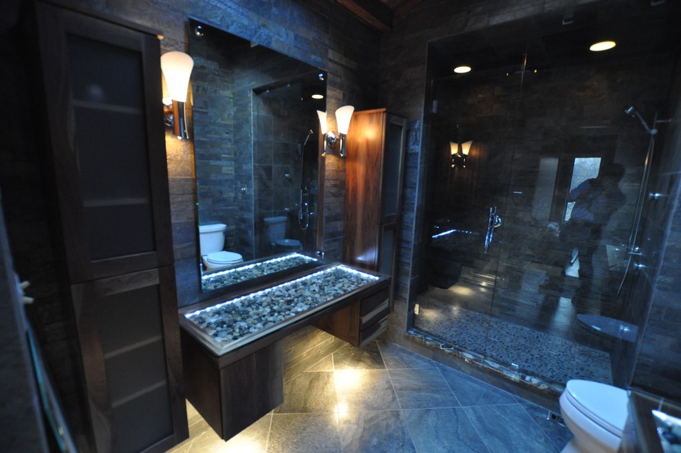 Photo of a modern bathroom in Indianapolis.