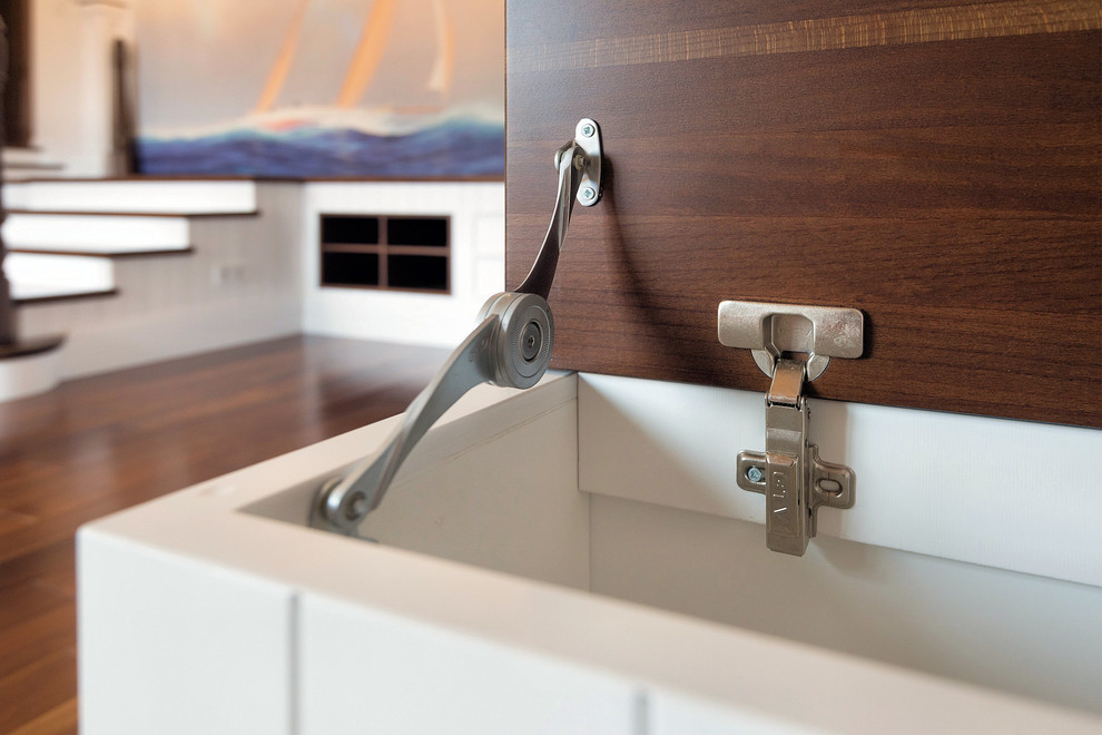 Мебель предметы интерьера в загородном доме.