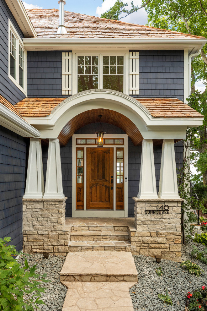 Entryway - mid-sized coastal entryway idea in Minneapolis