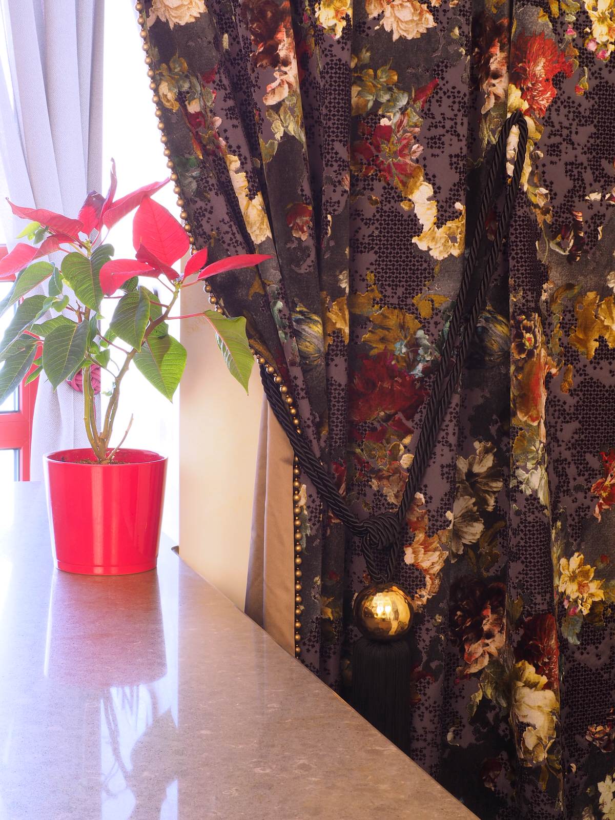 "НИВЕЛИРНЫЙ" АЛЫЙ